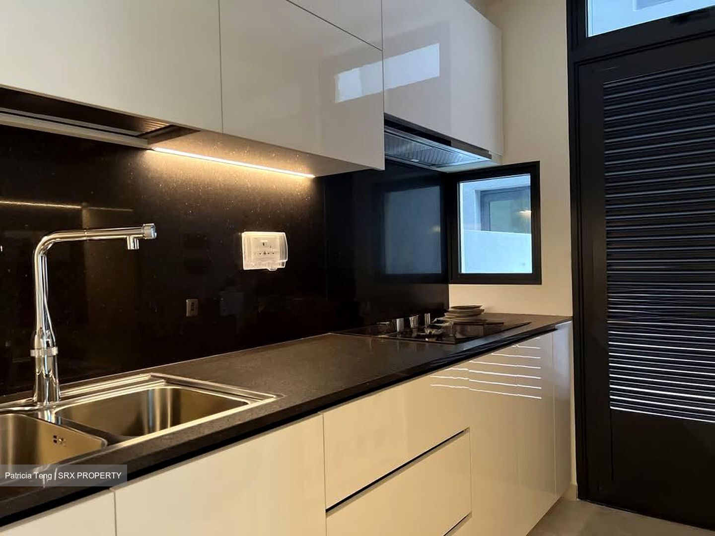 Belgravia Ace (D28), Terrace #574539031